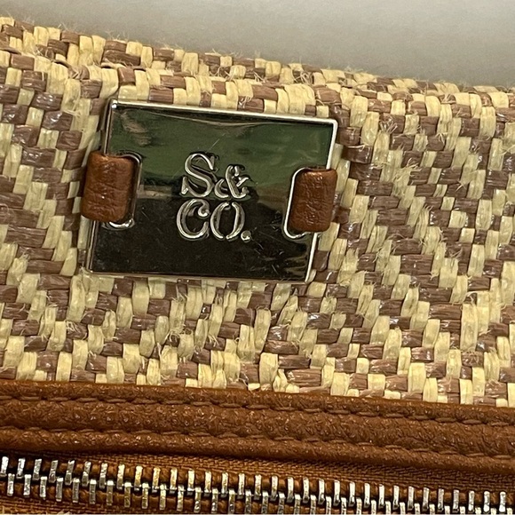 Brown Chevron Crossbody Bag. Weaved purse. Ink stains interior pocket. Pre-own. - Picture 3 of 12